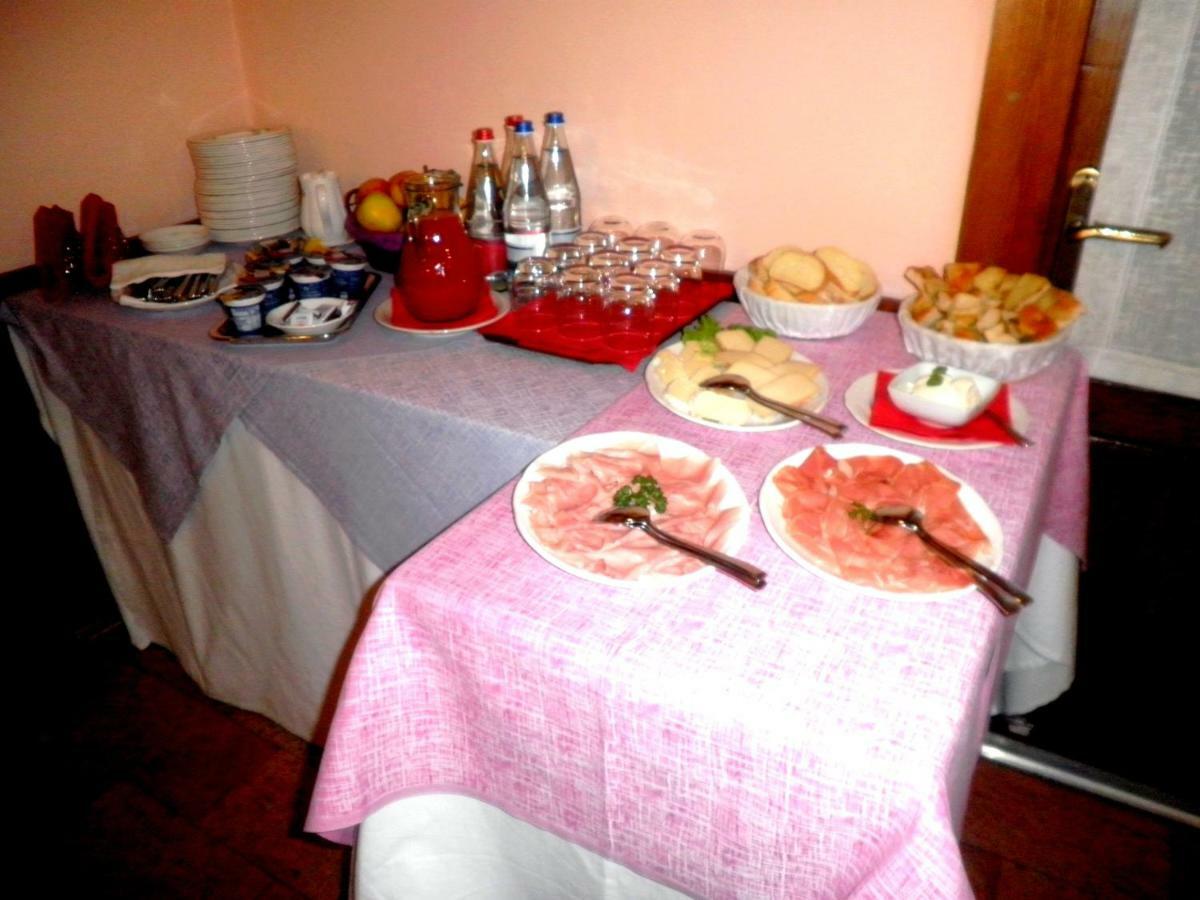 Albergo Michieletto Valmorea Kültér fotó